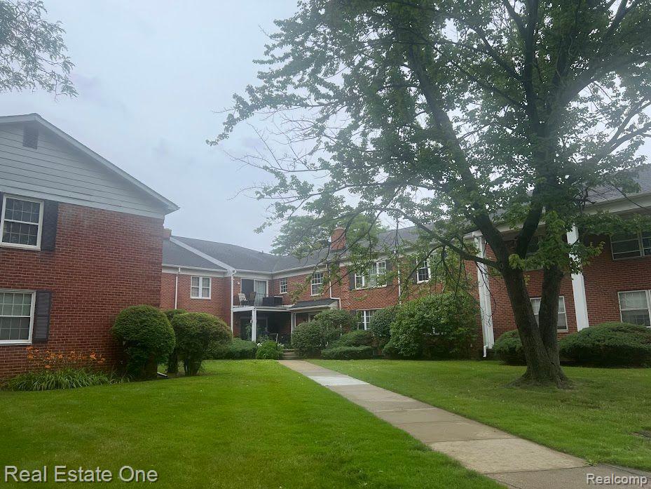 27690 E ECHO, 227, Farmington Hills, MI 48334 — Photo 2