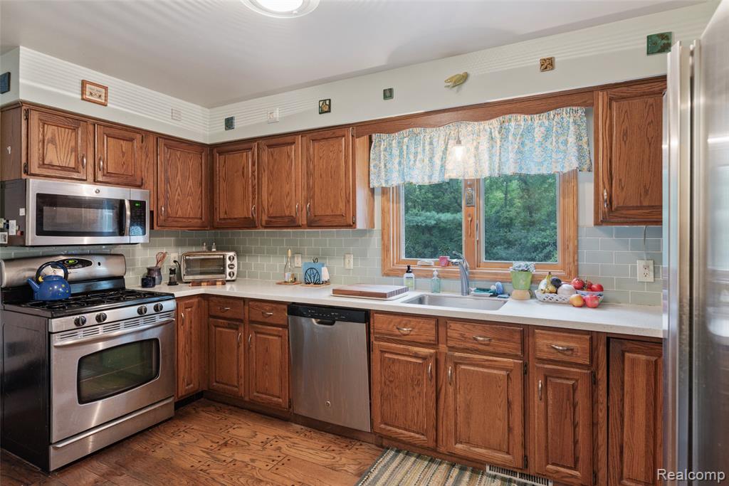 6218 Curtis Road, Plymouth, MI 48170 — Photo 15