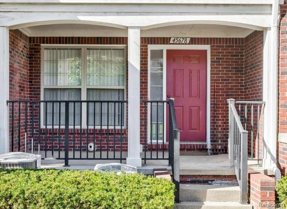 45678 Kennedy Avenue, Utica, MI 48315 — front exterior