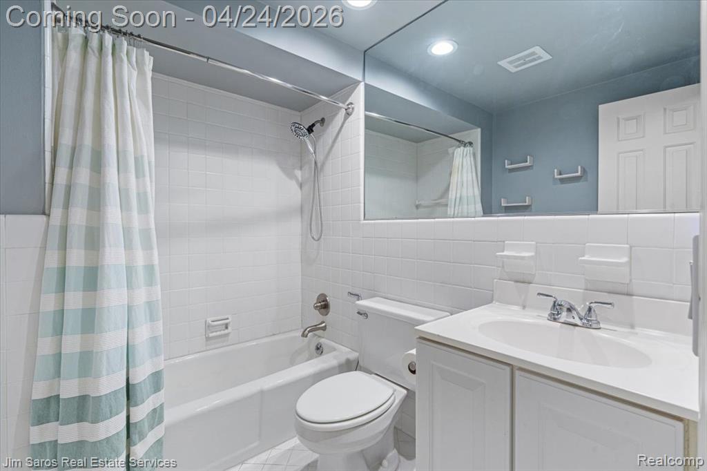 919 Cook Road, Grosse Pointe Woods, MI 48236 — Photo 25