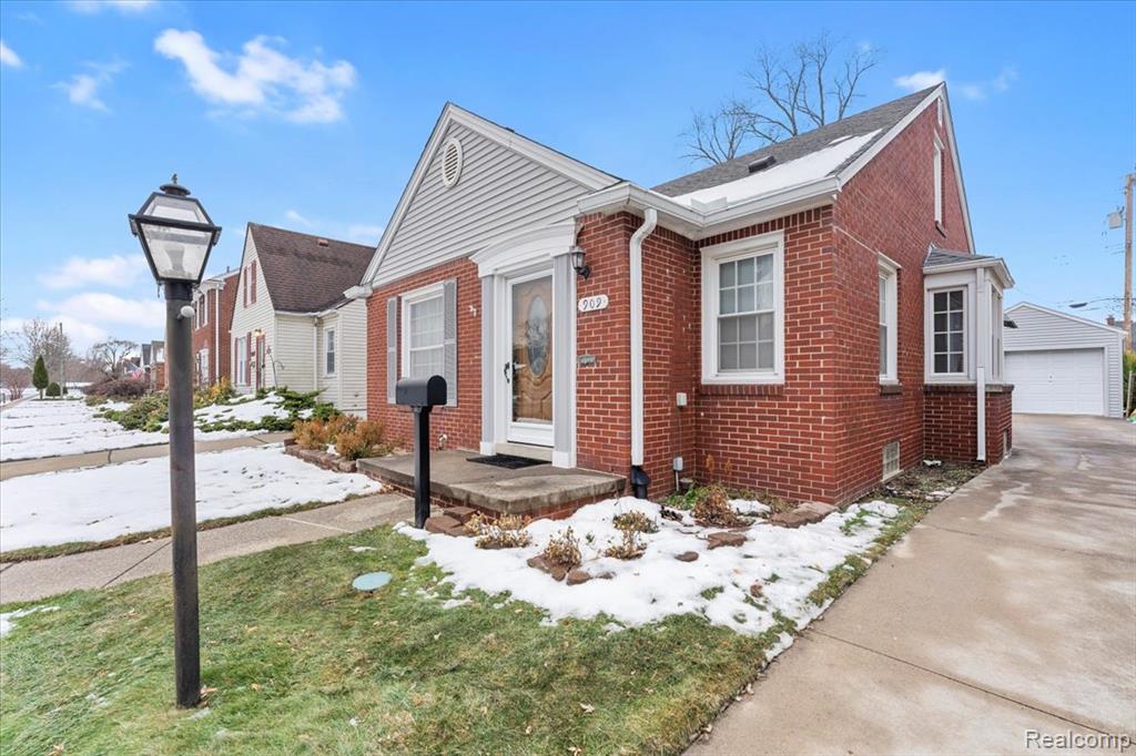 909 N Highland Street, Dearborn, MI 48128 — Photo 2