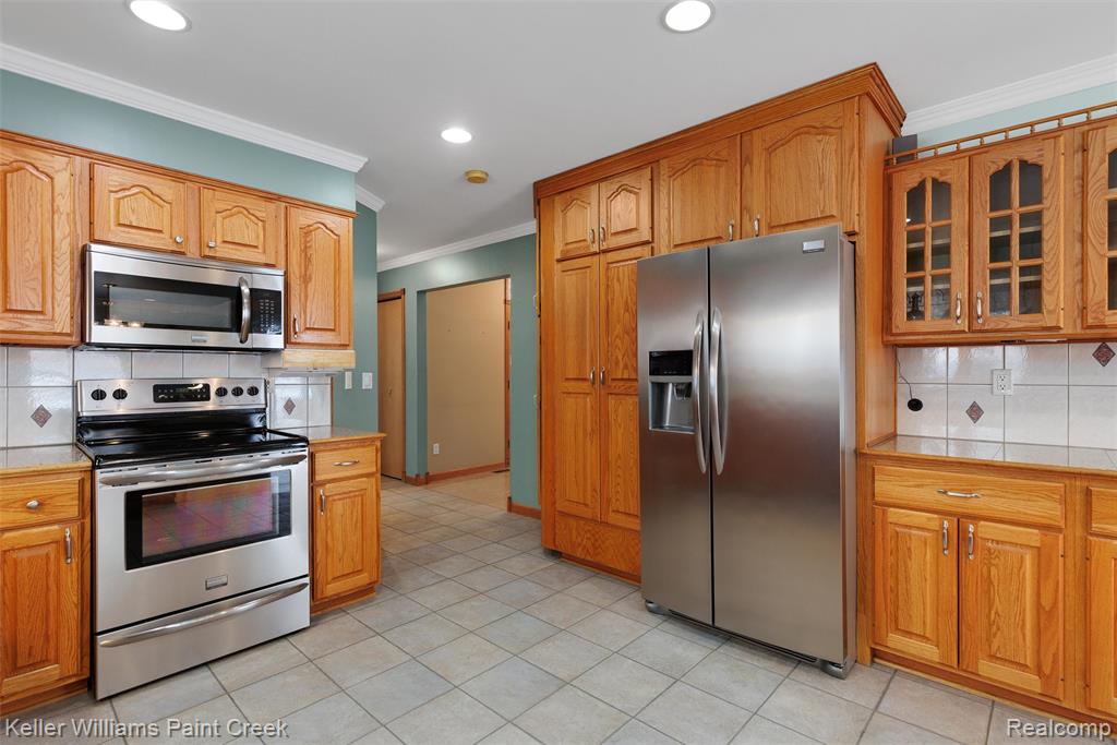 10045 Highland Road, White Lake, MI — Photo 6