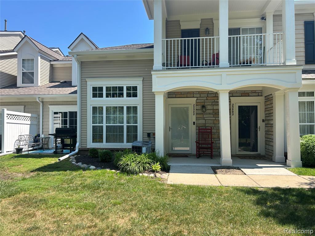 25588 Sun Sail Court, Harrison Township, MI