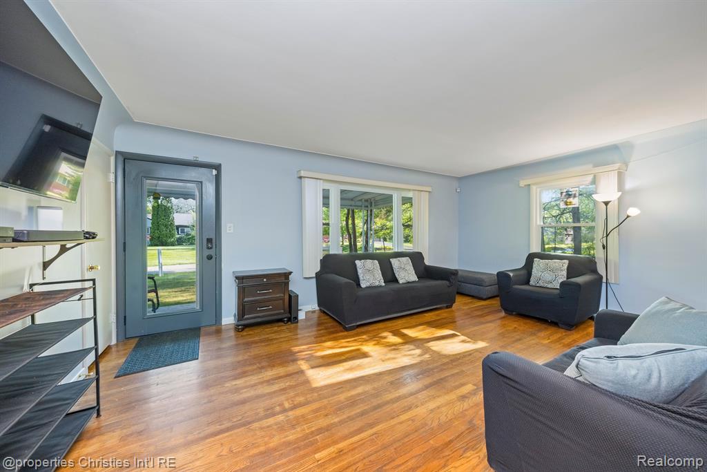 5710 OPALINE Drive, Waterford, MI 48327 — Photo 11