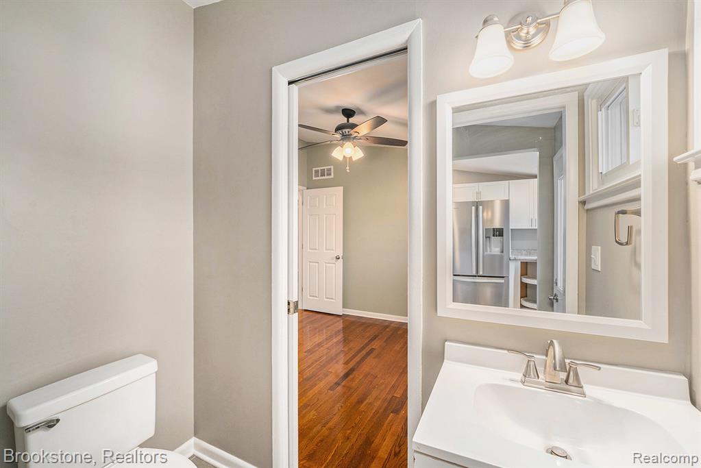 9279 Idaho Street, Livonia, MI 48150 — Photo 10