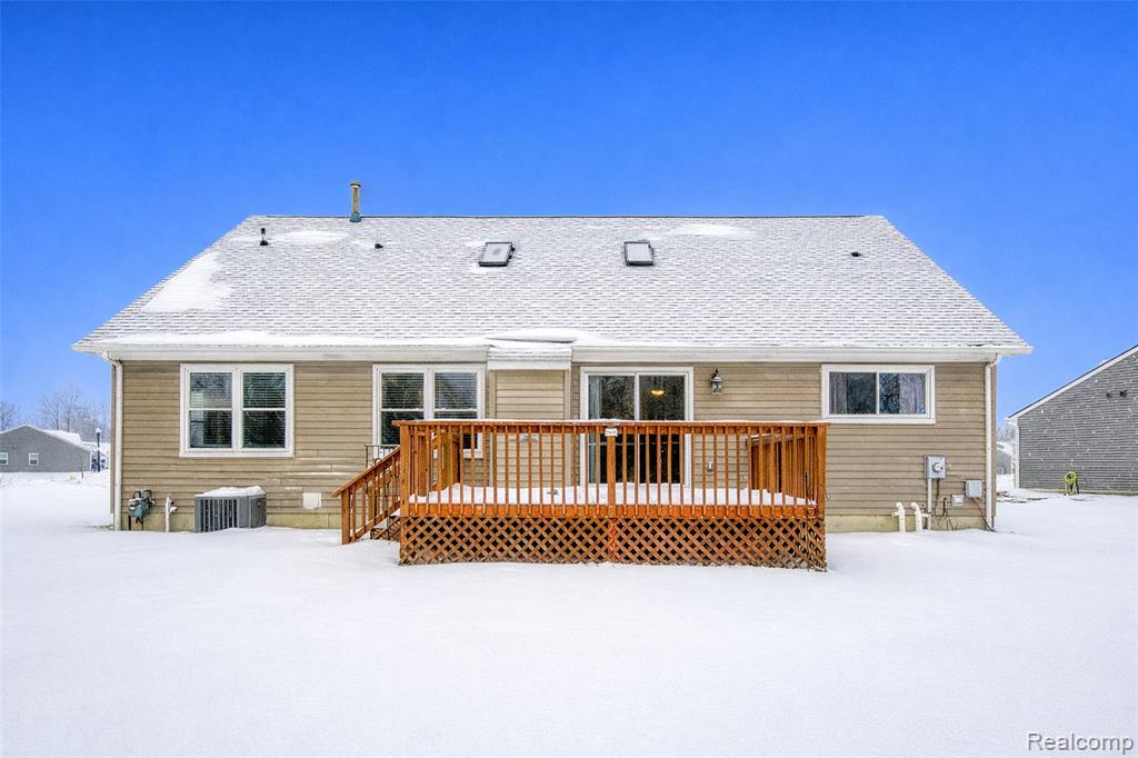 10237 Swan Lake Circle, Ypsilanti, MI 48197 — Photo 30