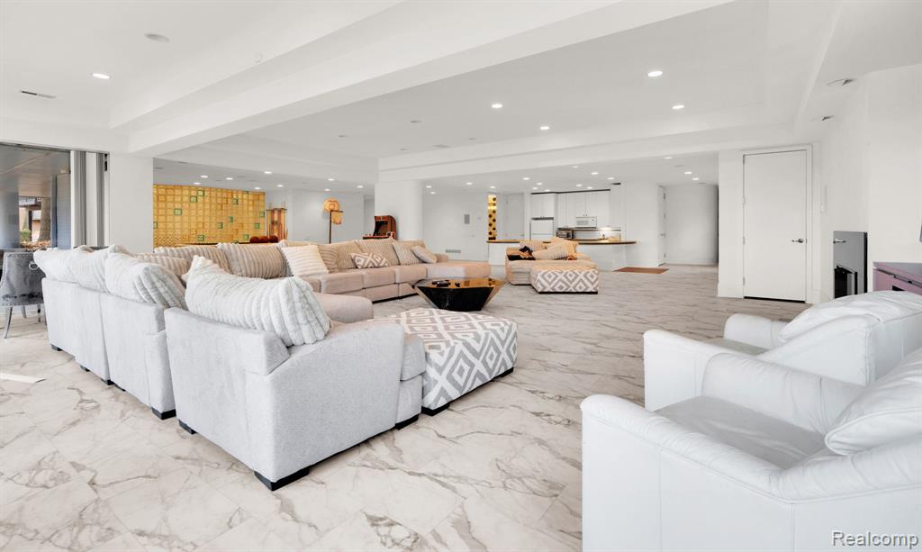 1744 Heron Ridge Drive, Bloomfield Hills, MI, 48302