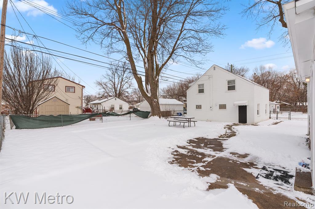 8135 REPUBLIC Avenue, Warren, MI 48089 — Photo 42