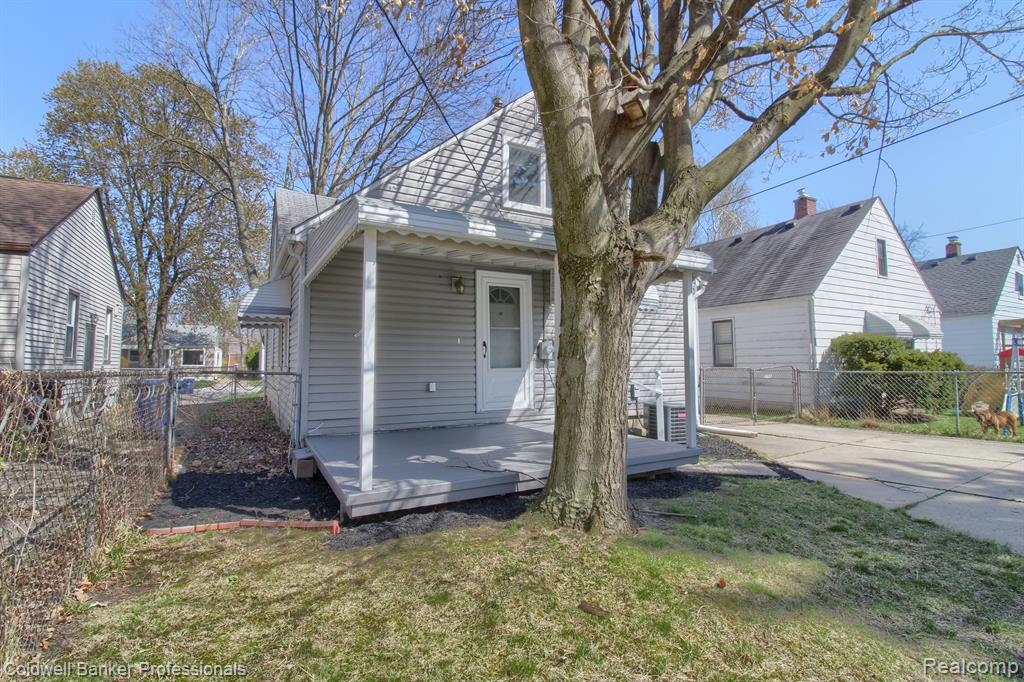 9951 TECUMSEH, Redford, MI 48239 — Photo 28