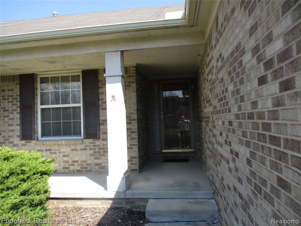 9153 Lakewood Drive, Whitmore Lake, MI 48189 — Photo 2