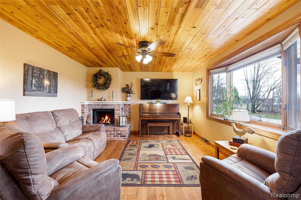 4609 Parker Drive, Howell, MI 48843 — Photo 7