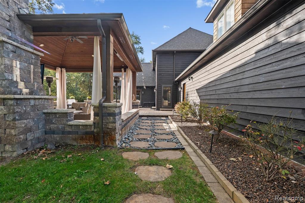 25325 Devon Lane, Franklin, MI 48025 — Photo 40