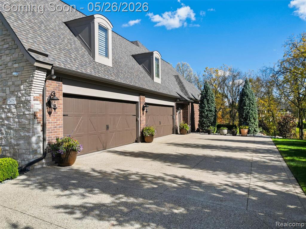 2475 Creekside Court, Rochester, MI 48306 — Photo 36