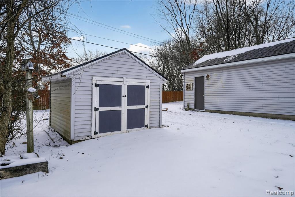 743 Dunreath Street, Walled Lake, MI 48390 — Photo 39