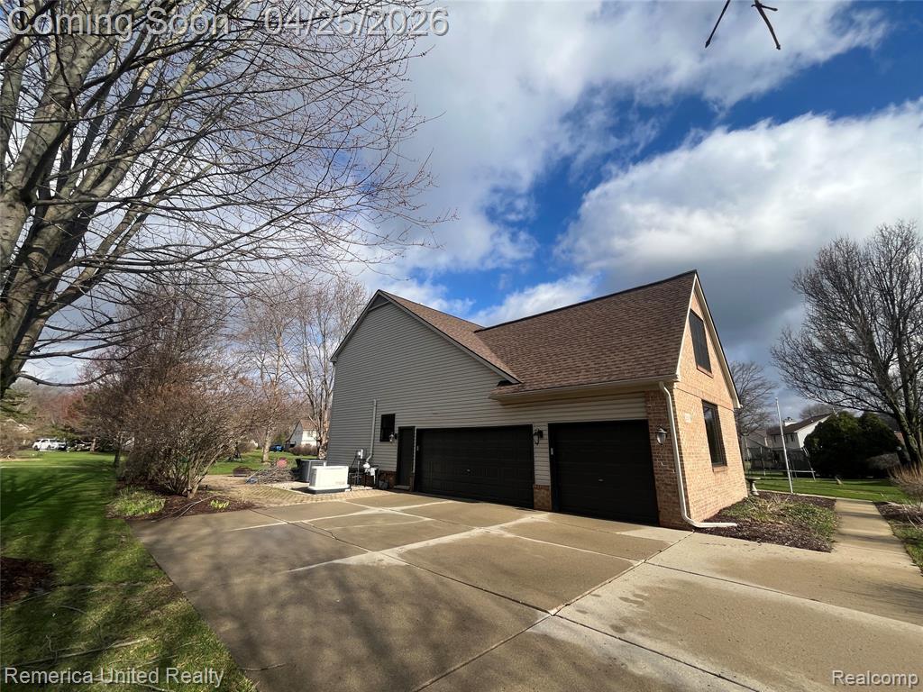 2505 Foxgrove Court, Highland, MI 48356 — Photo 3