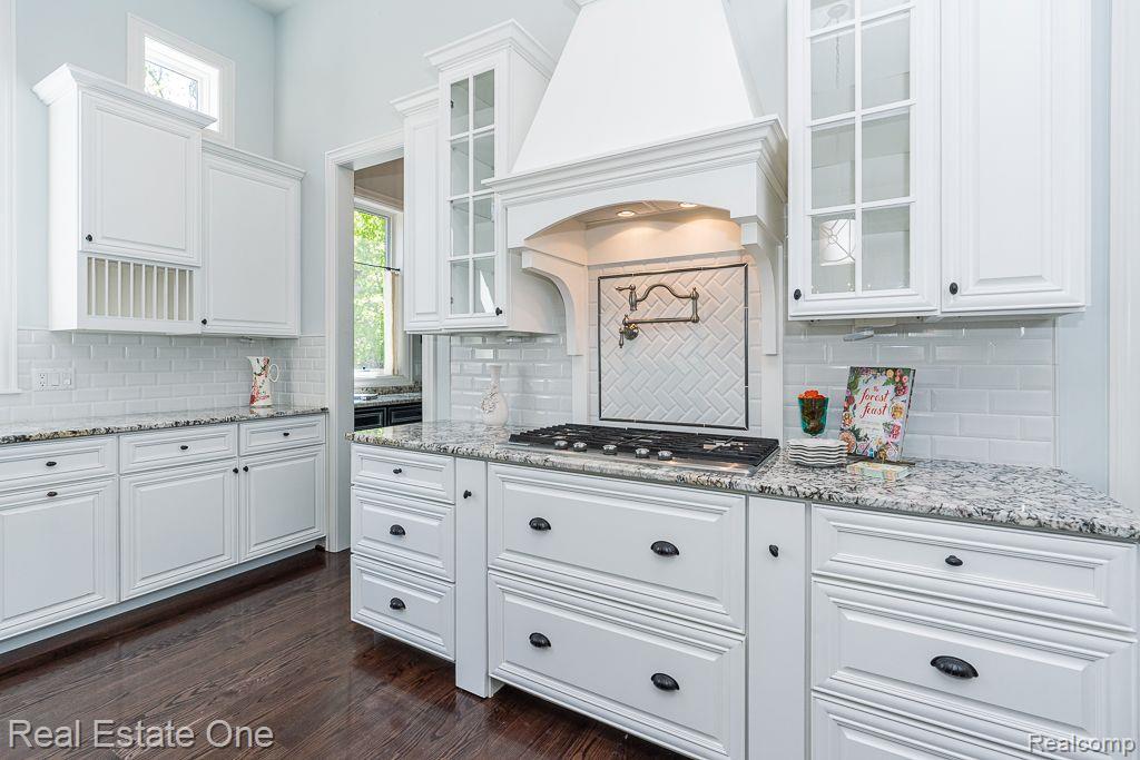 611 Wellington Circle, Rochester Hills, MI 48309 — Photo 37