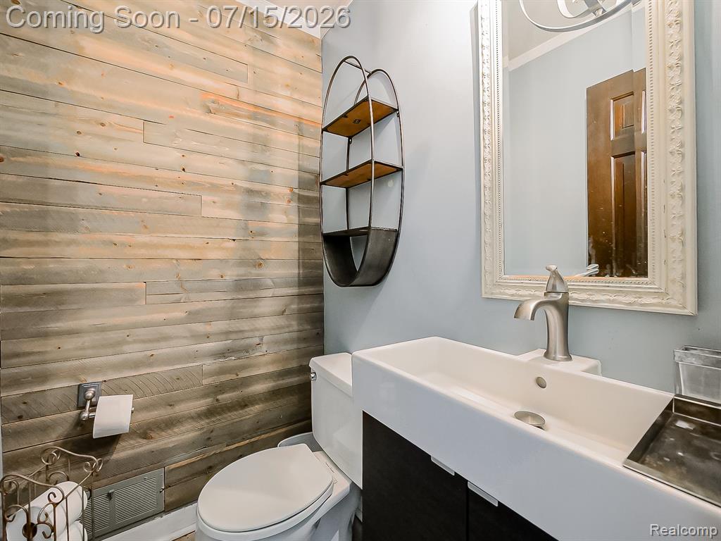 6730 Meadowlake Road, Bloomfield Hills, MI 48301 — Photo 17