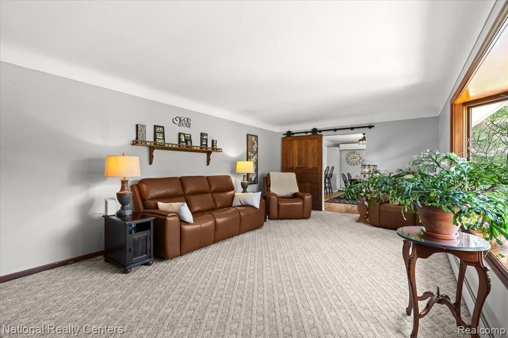 1785 Middle Road, Highland, MI — Photo 6