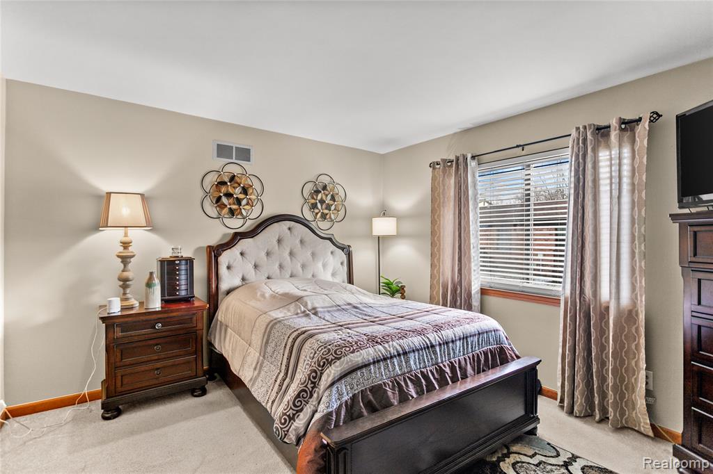 5442 Stanford Court, Warren, MI 48091 — Photo 14