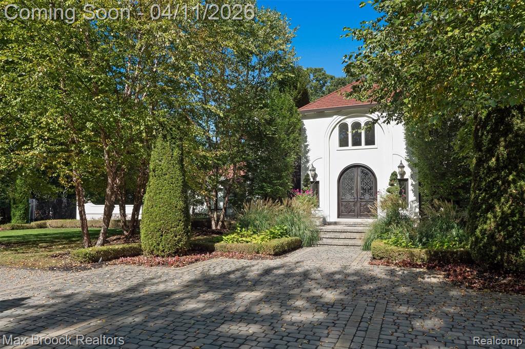 5190 Clarendon Crest Street, Bloomfield Hills, MI, 48302
