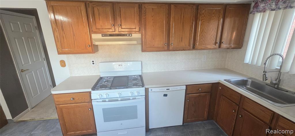 6419 Sunset Street, Garden City, MI — Photo 11