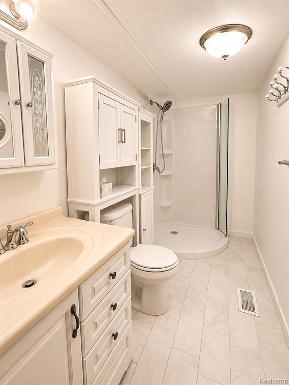 107 Foxpointe Ct, Swartz Creek, MI 48473 — Photo 9
