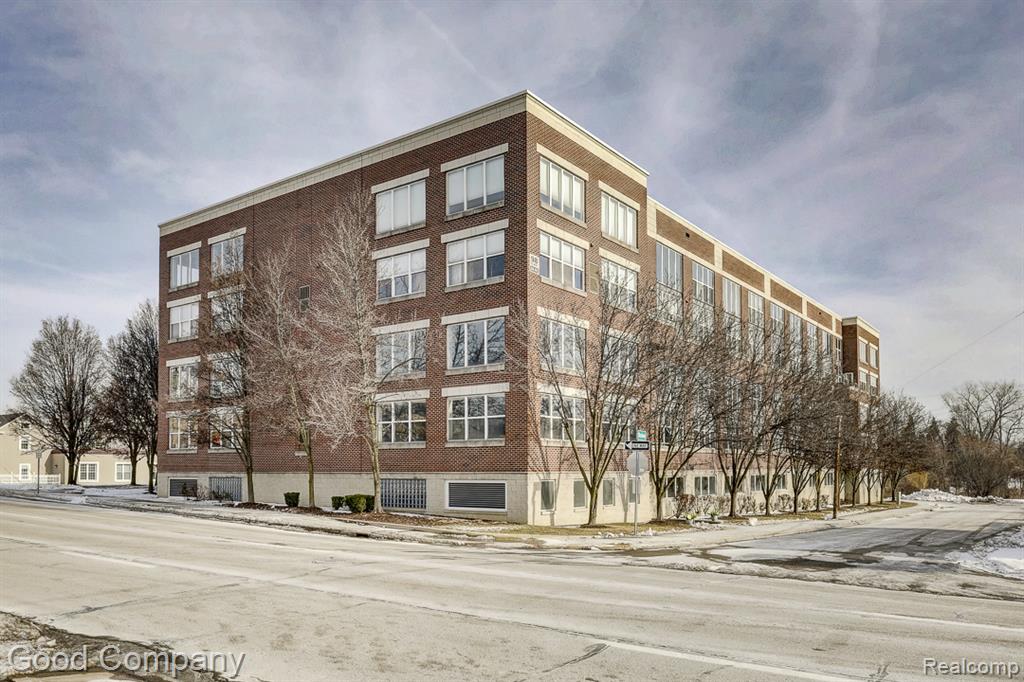 98 N Gratiot Avenue, Mount Clemens, MI 48043 — front exterior