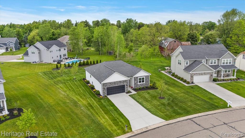 6231 Leighland Drive, Grand Blanc, MI 48439 — Photo 31