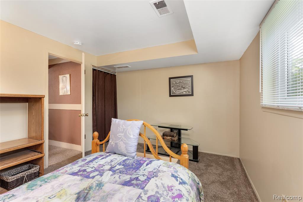 44080 Harsdale Drive, Canton, MI 48187 — Photo 30