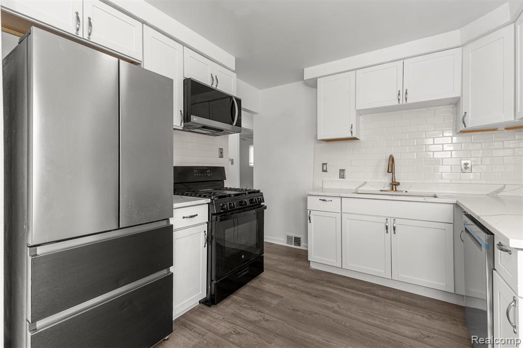 6872 Lathers Street, Garden City, MI — Photo 12
