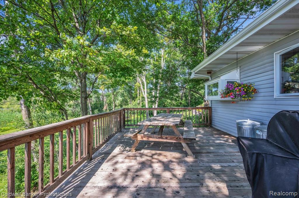 1325 Elkhorn Lake Road, Lake Orion, MI 48362 — Photo 21