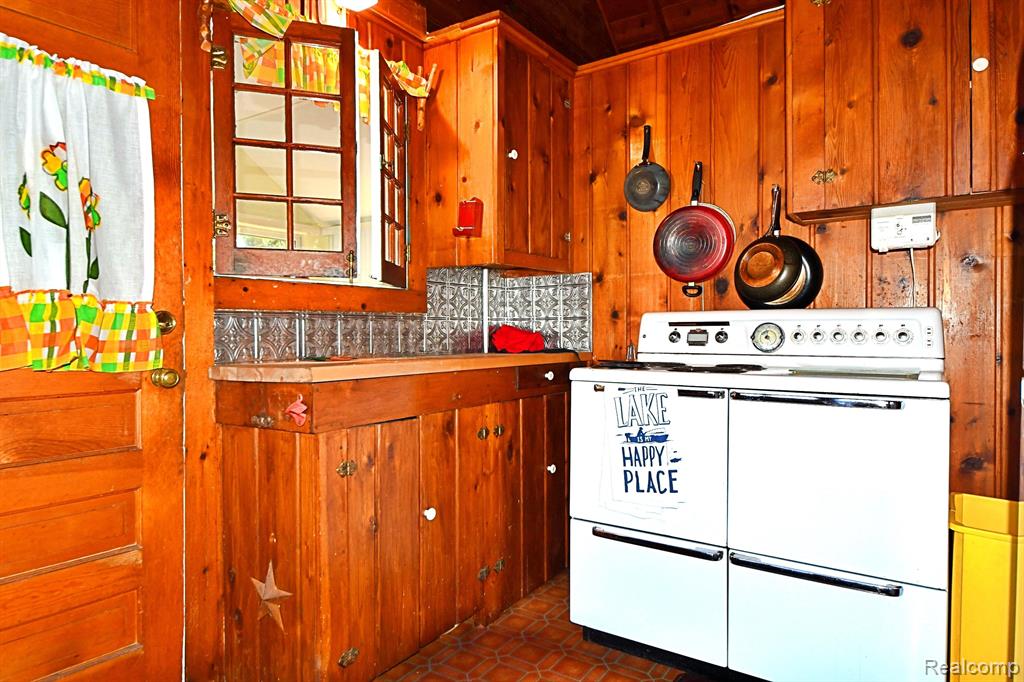 1510 MAPLE Avenue, St. Helen, MI 48656 — Photo 7