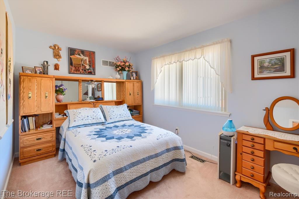 9538 Fenhill Drive, Grand Blanc, MI 48439 — Photo 32
