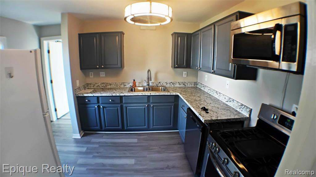 949 Boston Unit A Avenue, Waterford, MI 48328 — Photo 17