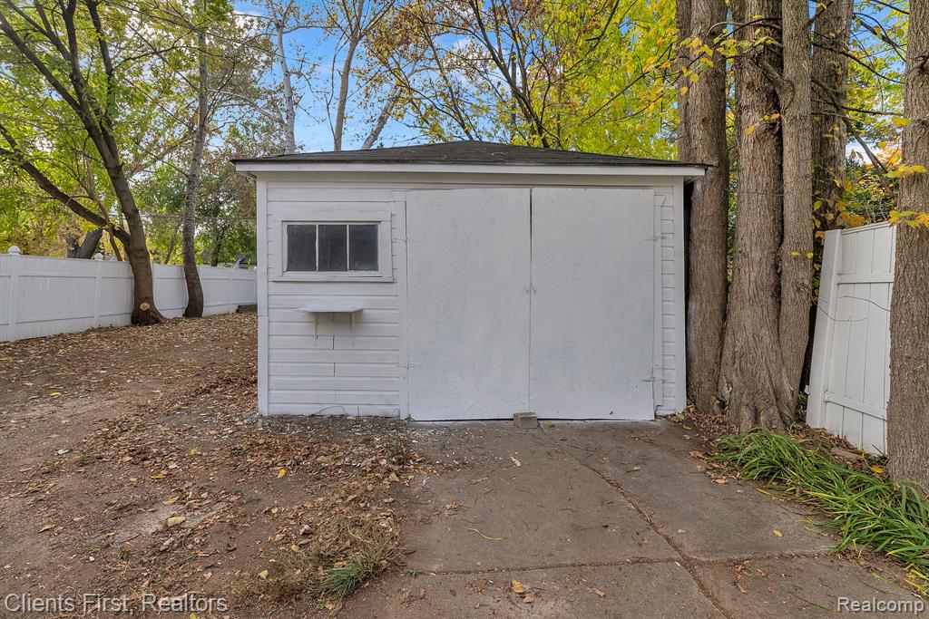 15435 Fielding Street, Detroit, MI 48223 — Photo 3