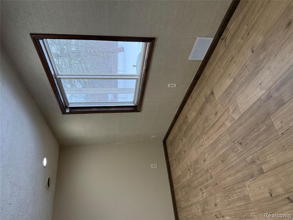 5465 Johnson Road, Flushing, MI 48433 — Photo 27