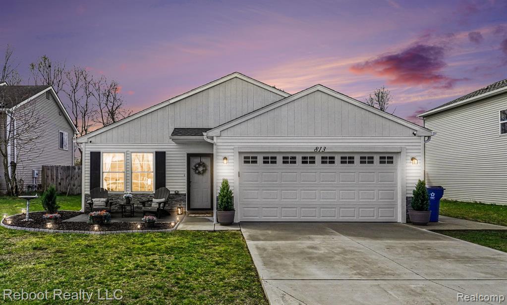 817 Woodridge Hills Drive, Brighton, MI, 48116