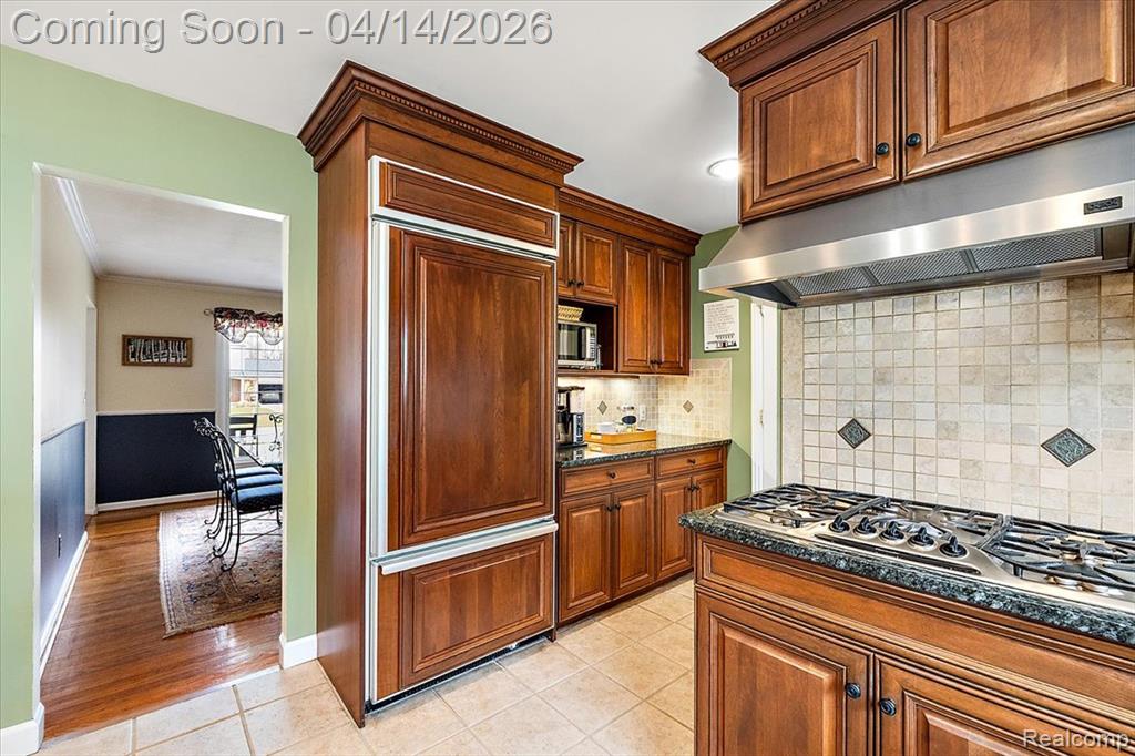 31251 Heath Court, Beverly Hills, MI 48025 — Photo 11