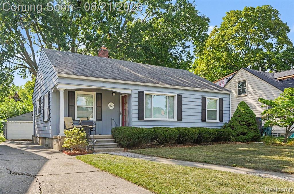 2327 Oakshire Avenue, Berkley, MI 48072