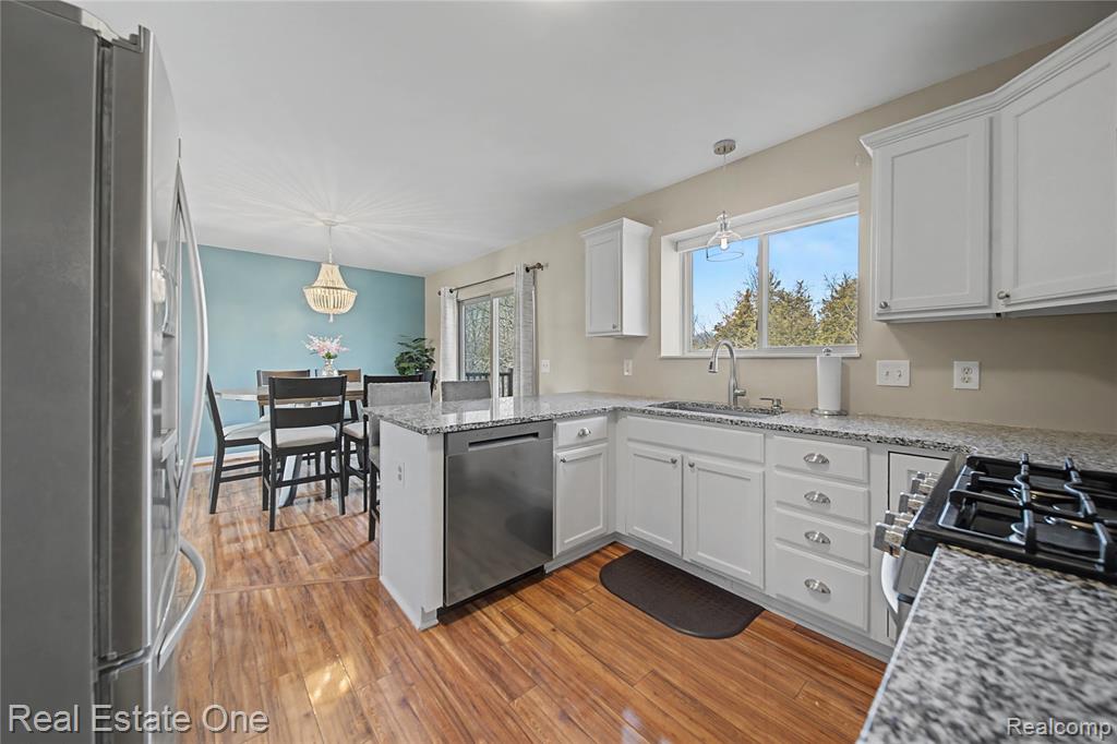 439 Brentwood Drive, Pinckney, MI 48169 — Photo 13