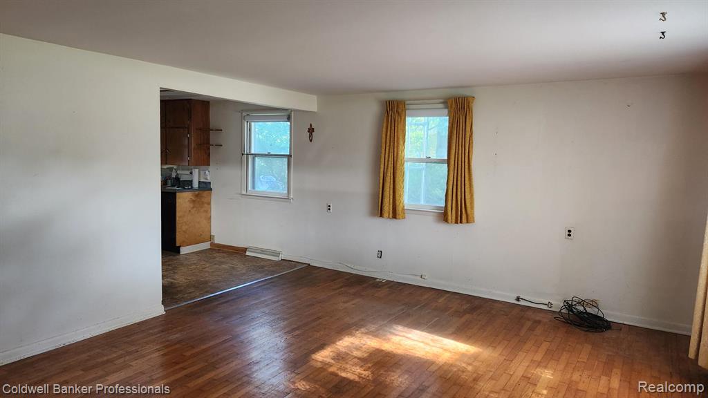 5847 N Lapeer Road, North Branch, MI 48461 — Photo 9