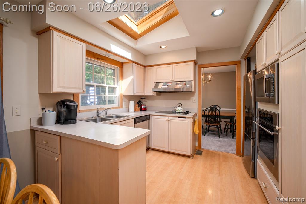 6826 Spruce Drive, Bloomfield Hills, MI 48301 — Photo 9