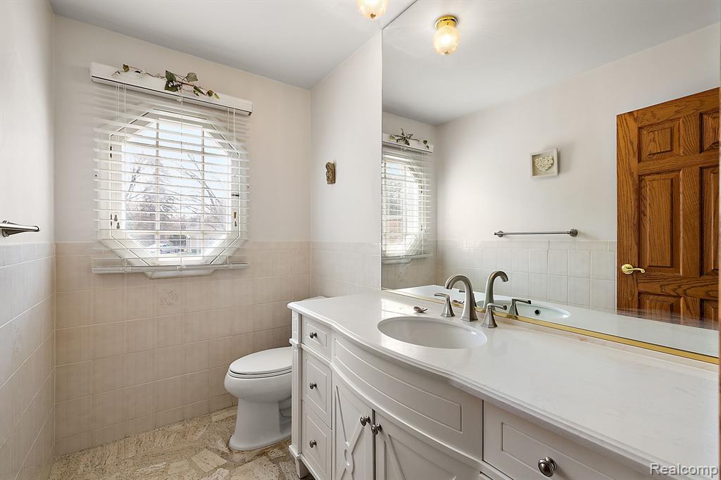 4366 Ardmore Drive, Bloomfield Hills, MI 48302 — Photo 22