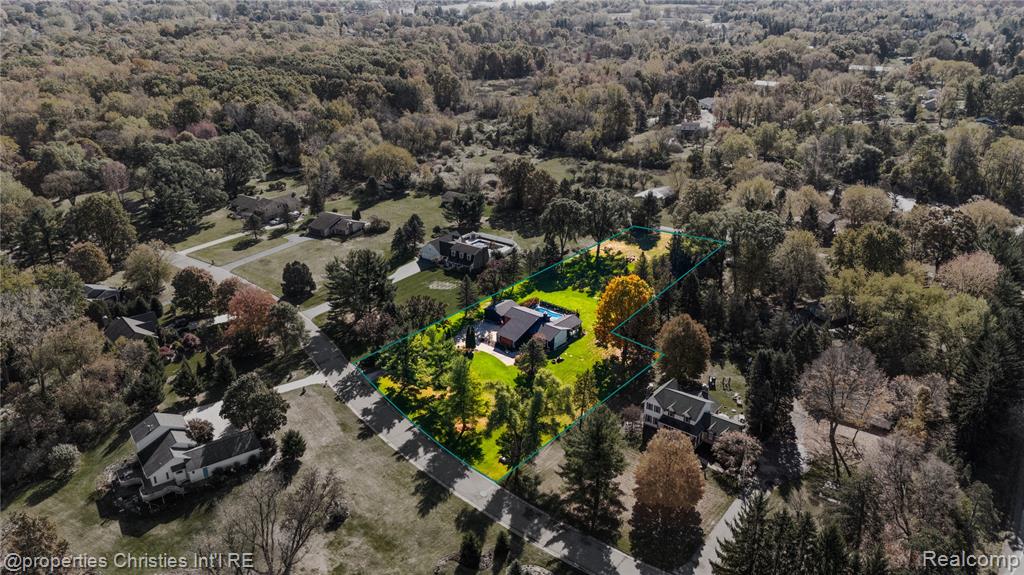 4301 Heatherwood Drive, Milford, MI 48381 — Photo 4