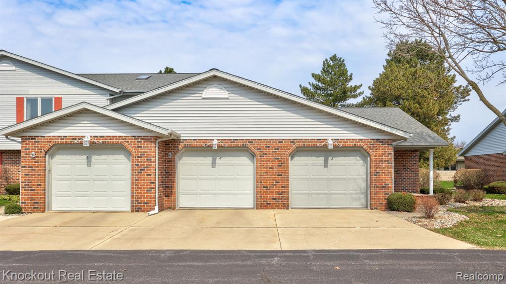 2 Wilshire Drive, Frankenmuth, MI 48734 — Photo 32
