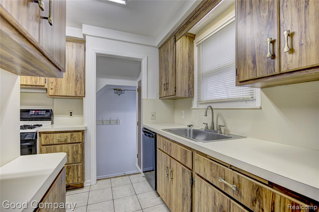 960 Columbia Road, Berkley, MI 48072 — Photo 10