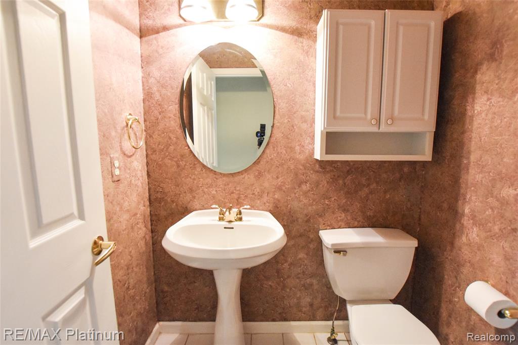 8342 ISLANDVIEW Court, Brighton, MI 48114 — Photo 33