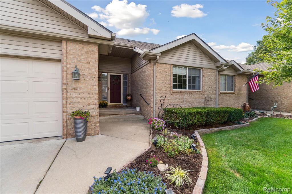 22185 Quail Run Circle, 3, South Lyon, MI 48178 — Photo 4