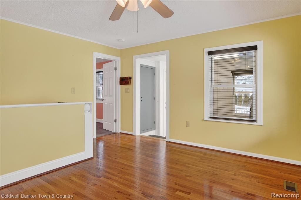415 Putnam Street, Pinckney, MI 48169 — Photo 10