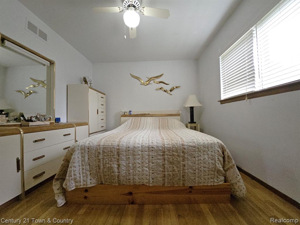 39622 University Drive, Sterling Heights, MI 48310 — Photo 15